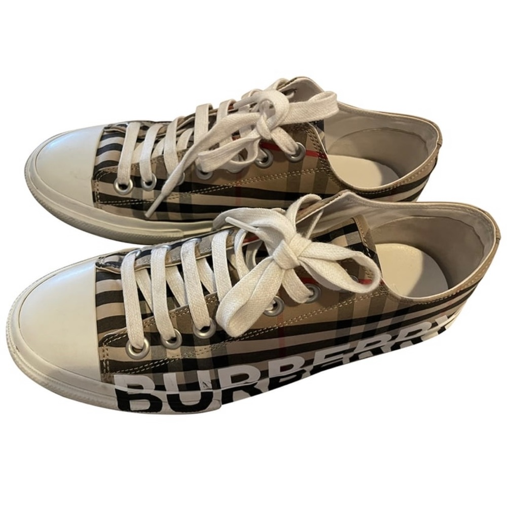 Burberry Larkhall Low-Top Logo Nova Check Canvas Sneakers
